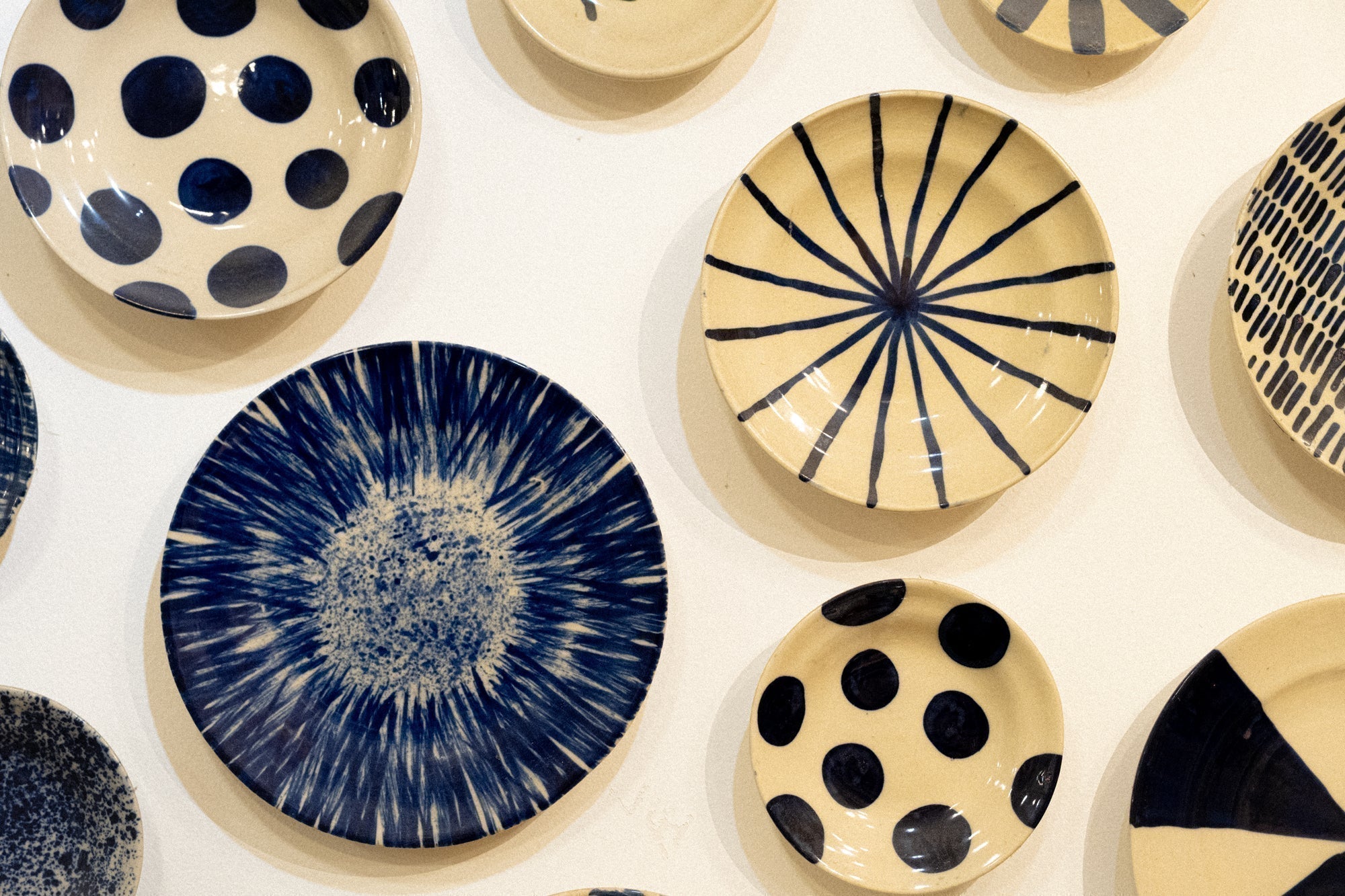 青の魅力』ベトナムの伝統陶器に現代の魂を吹き込む「Tu Hú Ceramic