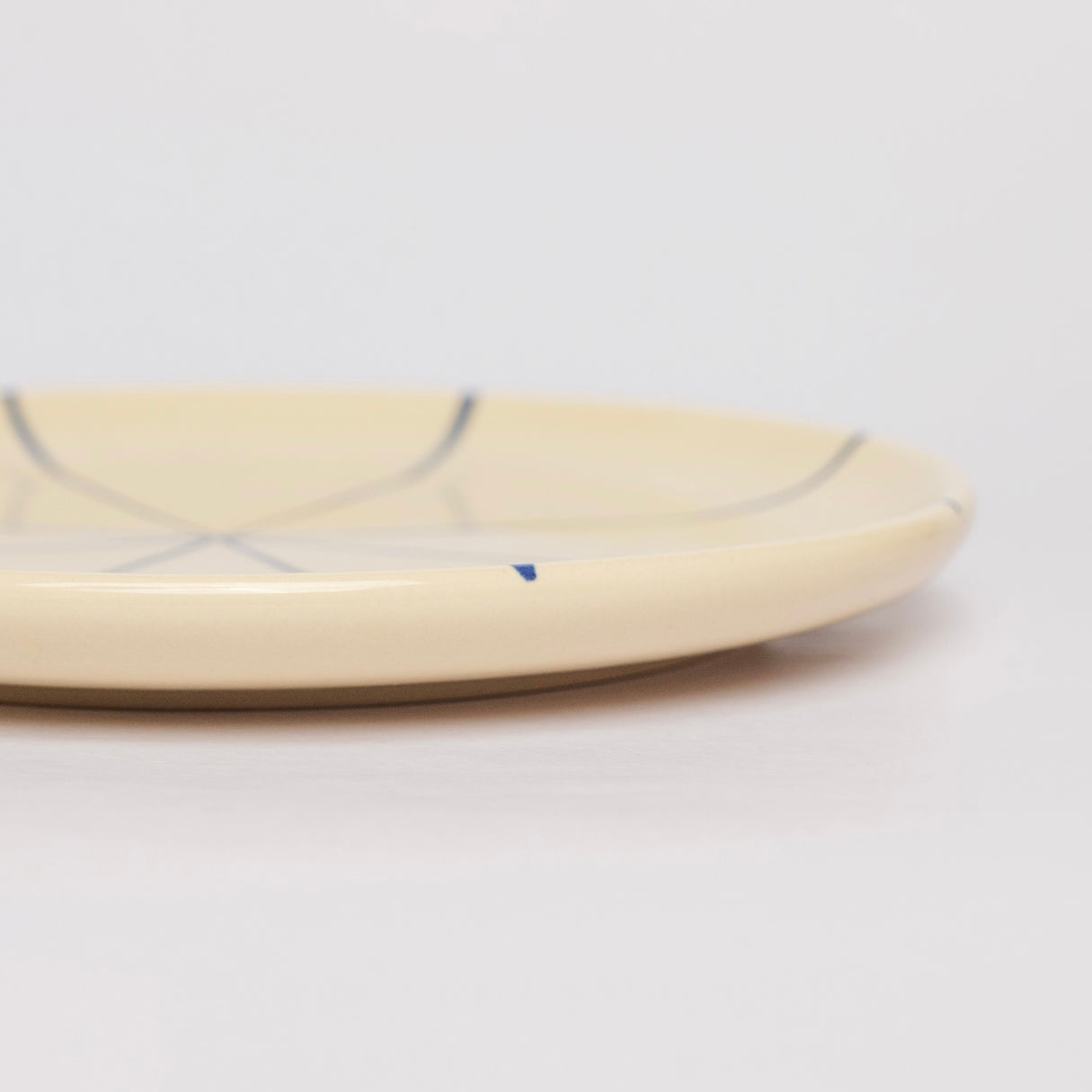 TUHÚ CERAMICS｜トゥーフー セラミックス NYAVENUE ハンドペインティング 手描き ソンベー 丸皿