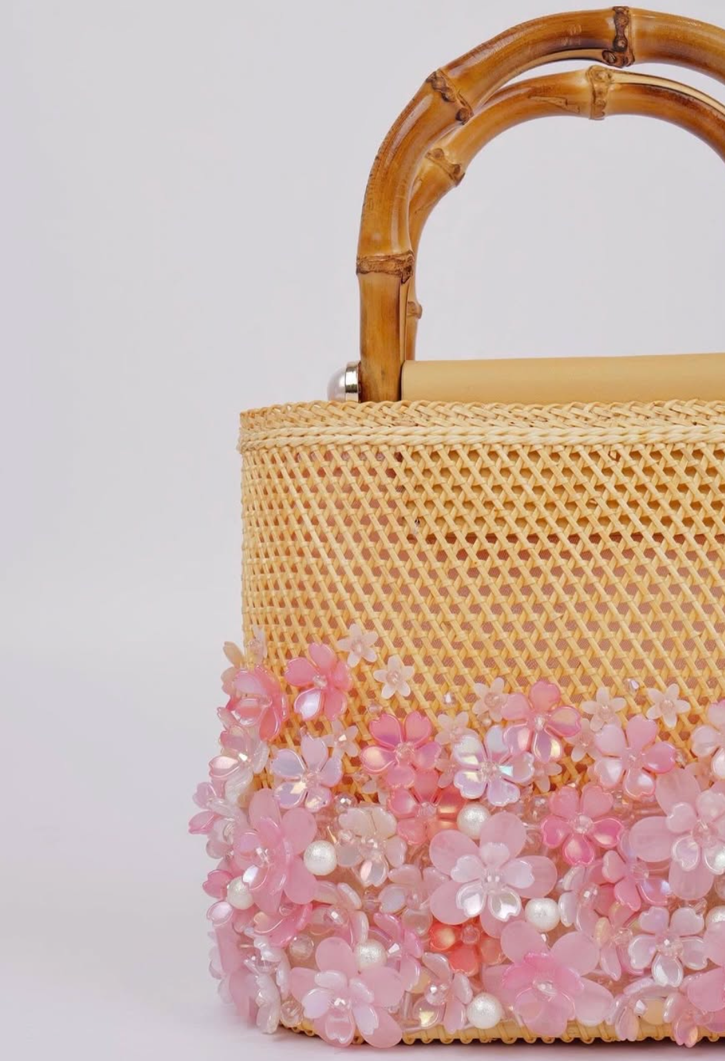Xuân Thị HandMade Crafts | スアン・ティ Limitedシリーズ SPRING 桜モチーフ ビーズ バンブーハンドル かごバッグ
