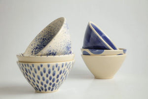 TUHÚ CERAMICS | トゥーフー セラミックス "Polka Dots" 37 V型 手描き セラミック 陶器 ベトナム